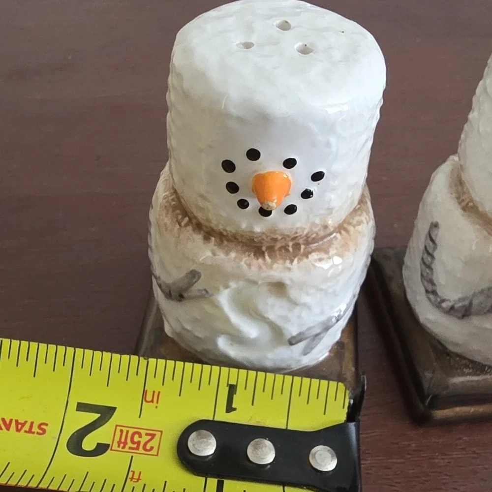 Ceramic Snowman Salt & Pepper Shakers Set, White Glossy Finish, Winter Theme